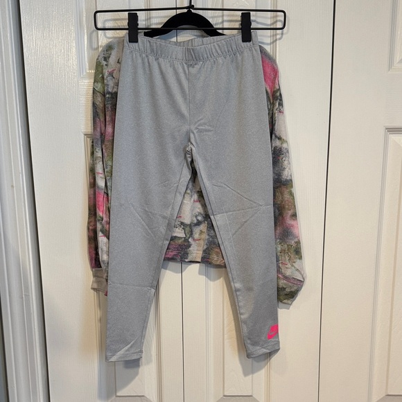 Nike Multicolor Sweatshirt and Gray Leggings Set - Picture 3 of 3